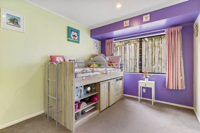 Photo of property in 4 Carriage Close, Northpark, Auckland, 2013