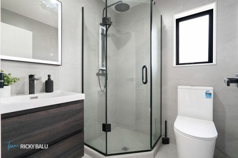 Photo of property in 43a Mirrabooka Avenue, Botany Downs, Auckland, 2010