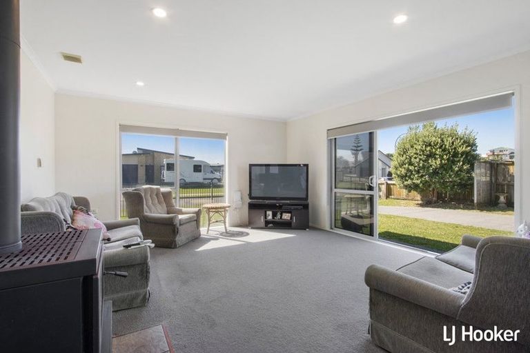 Photo of property in 11 Surfers Avenue, Waihi Beach, 3611