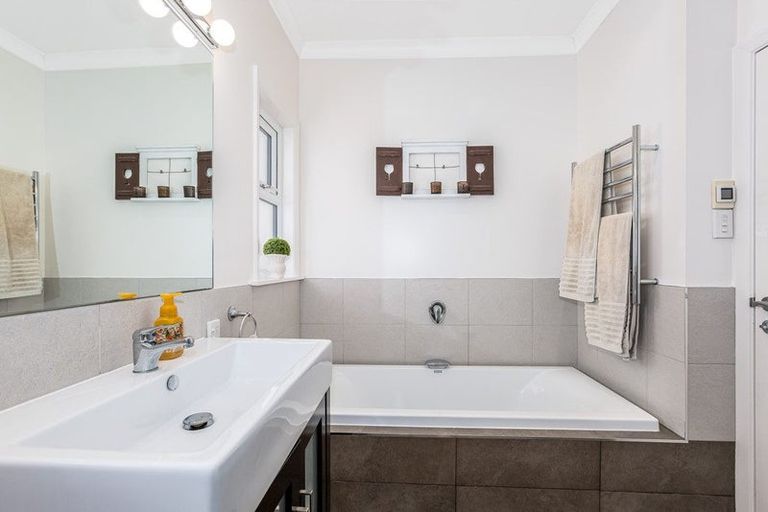 Photo of property in 11 Hathaway Avenue, Boulcott, Lower Hutt, 5010