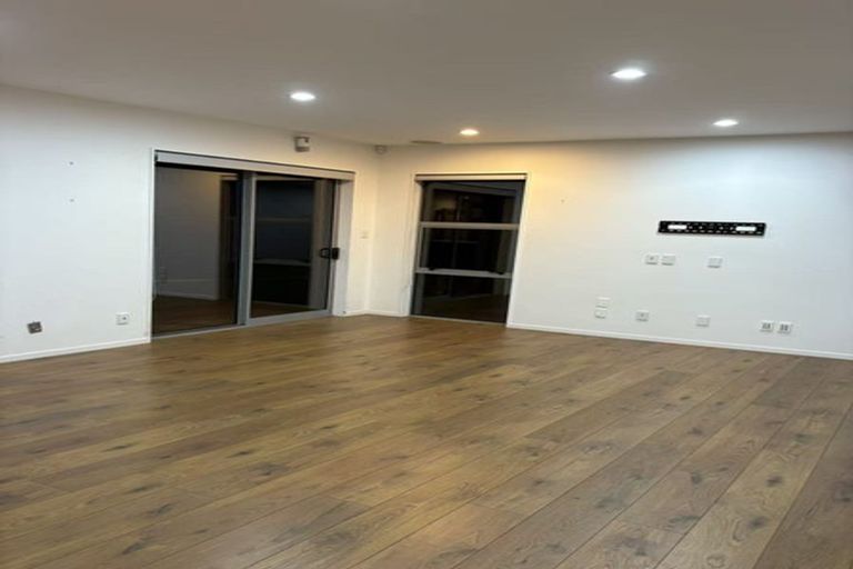 Photo of property in 1 Sunshine Boulevard, Sunnyvale, Auckland, 0612