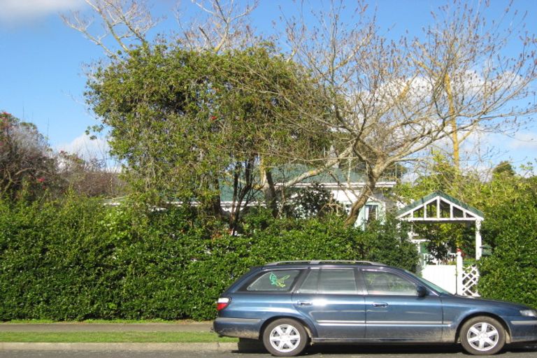 Photo of property in 204 Bartholomew Road, Levin, 5510