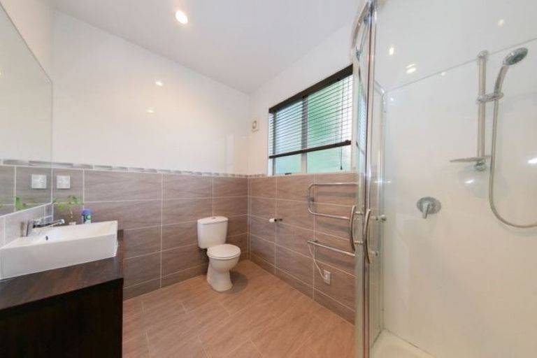 Photo of property in 30 Cherrywood Crescent, Northpark, Auckland, 2013