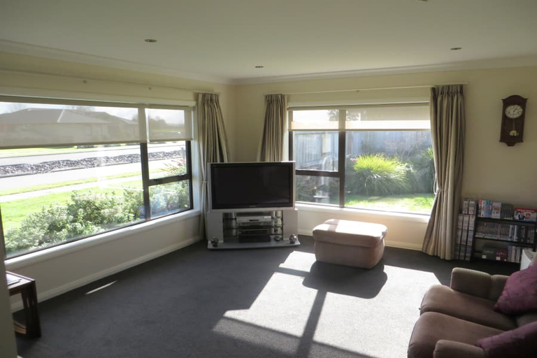 Photo of property in 16 Carnation Court, Cambridge, 3434