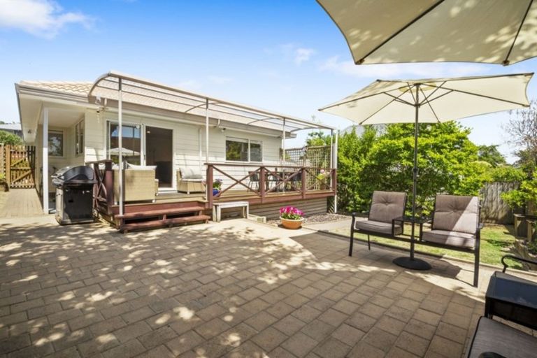 Photo of property in 2/67 Drake Street, Howick, Auckland, 2014