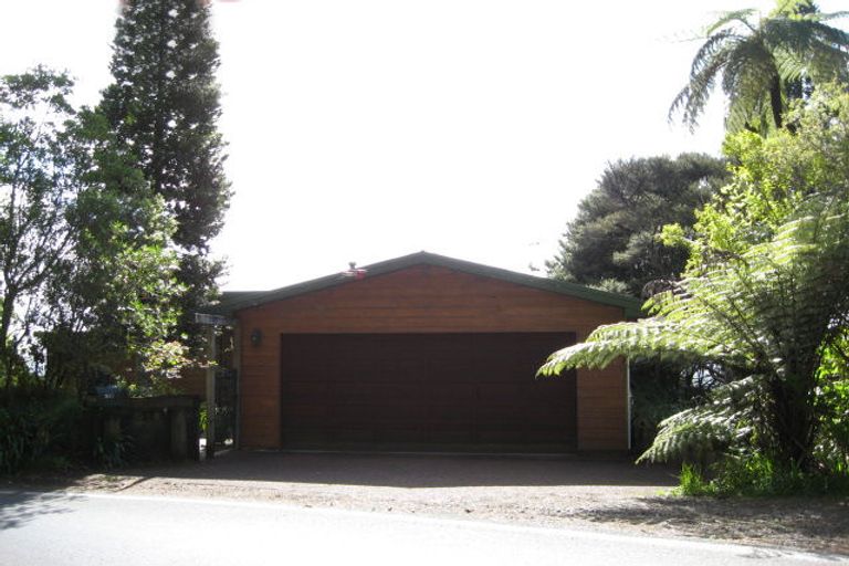 Photo of property in 310 Forest Road, Waiatarua, Auckland, 0612