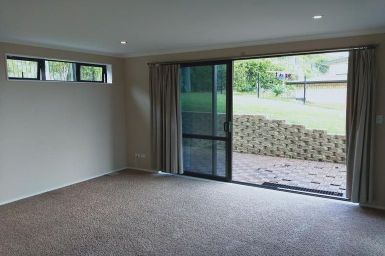 Photo of property in 5 Waldorf Crescent, Orewa, 0931