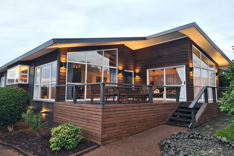 Photo of property in 19 Westpark Drive, West Harbour, Auckland, 0618