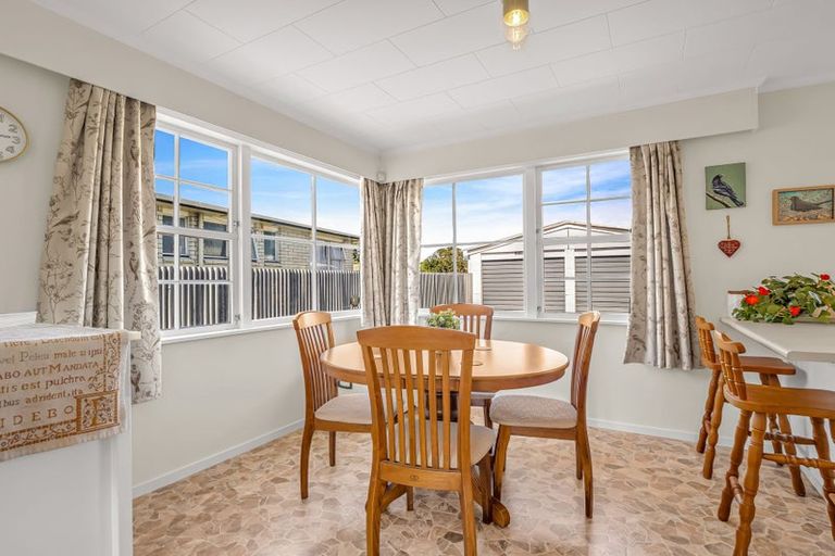 Photo of property in 34 Herbert Avenue, Cloverlea, Palmerston North, 4412