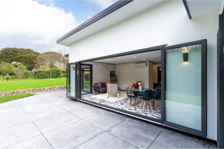 Photo of property in 112 Kawiu Road, Levin, 5510