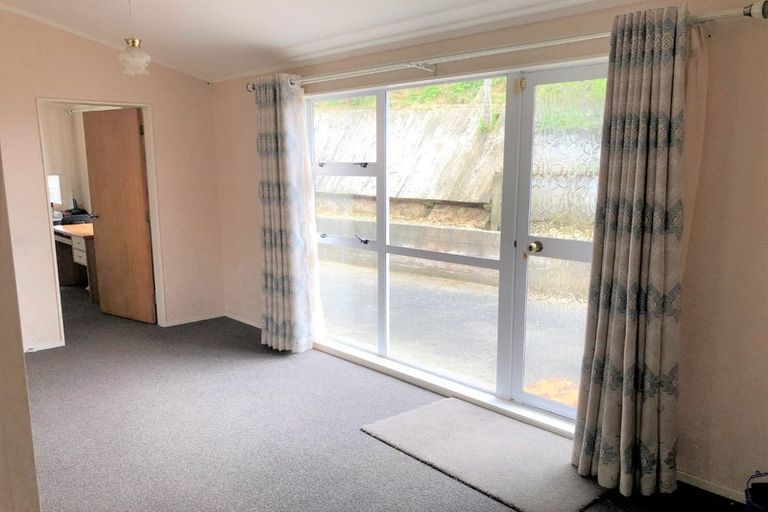 Photo of property in 10 Phillip Street, Johnsonville, Wellington, 6037