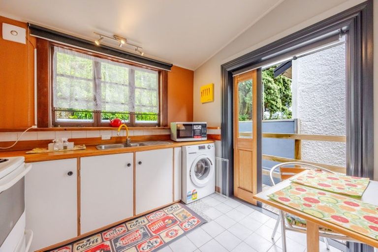 Photo of property in 4a Seaview Terrace, Bluff Hill, Napier, 4110