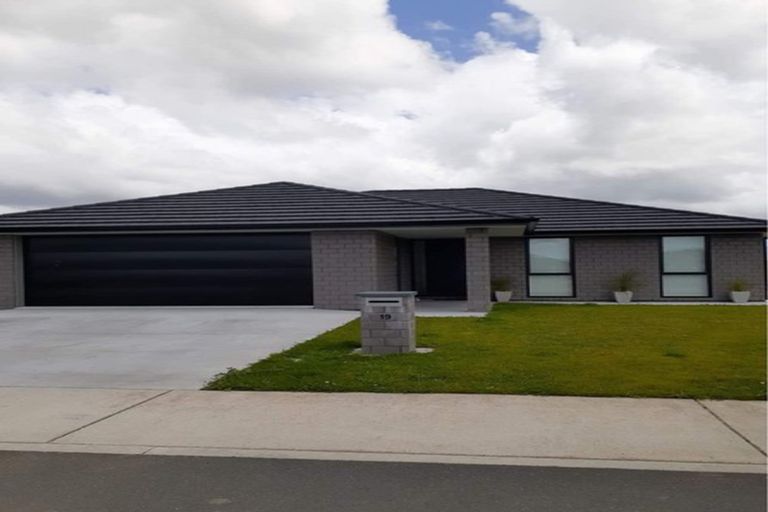 Photo of property in 14 Debenham Drive, Whitianga, 3510