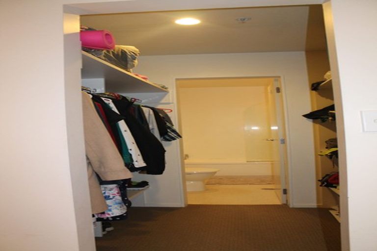 Photo of property in Terrace Heights Apartments, 2/163p The Terrace, Wellington Central, Wellington, 6011