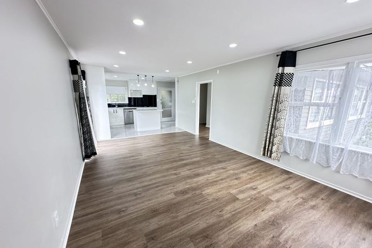 Photo of property in 38 Eddowes Street, Manurewa, Auckland, 2102