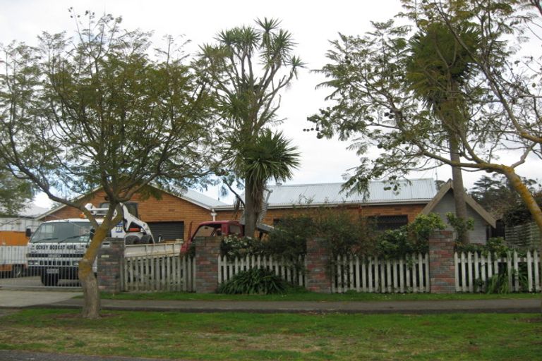Photo of property in 3 Gow Avenue, Haumoana, 4102