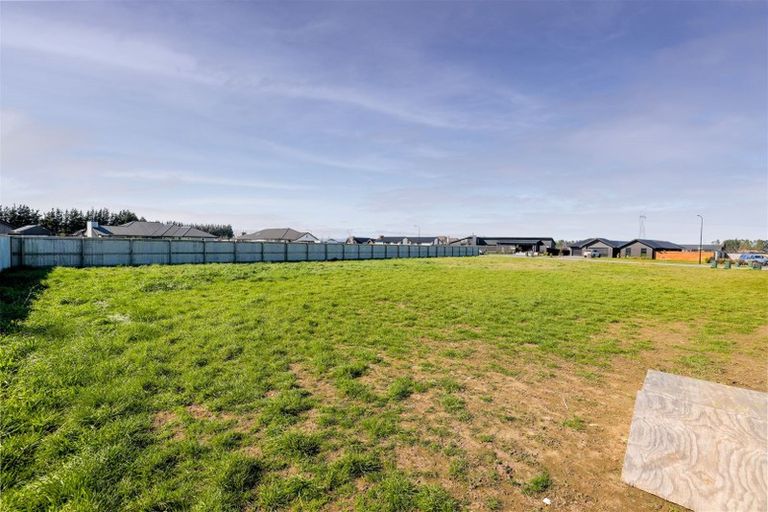 Photo of property in 8 Barewood Grove, West Melton, 7618