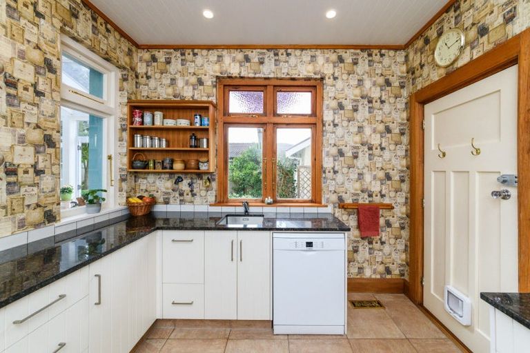 Photo of property in 15 Annandale Avenue, Takaro, Palmerston North, 4410