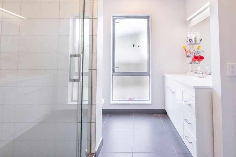 Photo of property in 36 Makora Road, Massey, Auckland, 0614