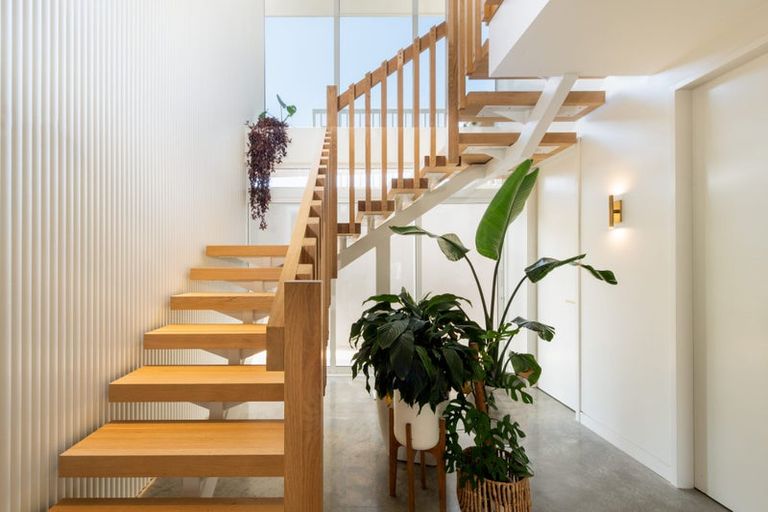 Photo of property in 5 Seaton Road, Murrays Bay, Auckland, 0630