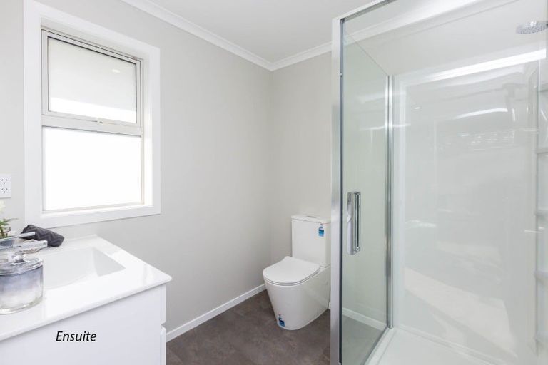Photo of property in 22 Fenwick Crescent, Wallaceville, Upper Hutt, 5018
