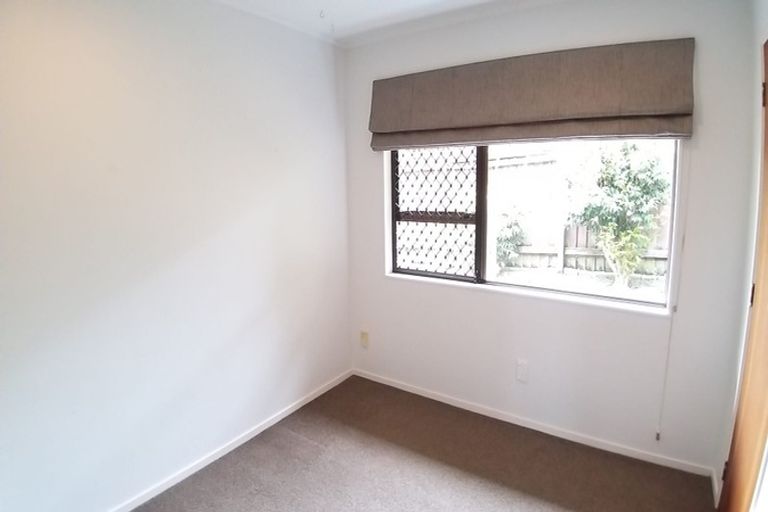 Photo of property in 1/30 Galloway Crescent, Farm Cove, Auckland, 2012