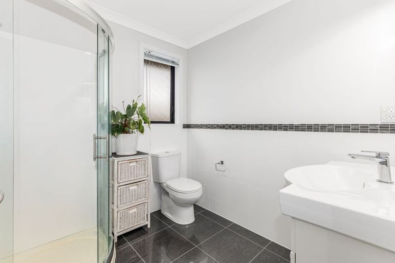 Photo of property in 73 Aotea Drive, Aotea, Porirua, 5024