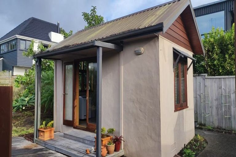 Photo of property in 1 Falmouth Street, Murrays Bay, Auckland, 0630