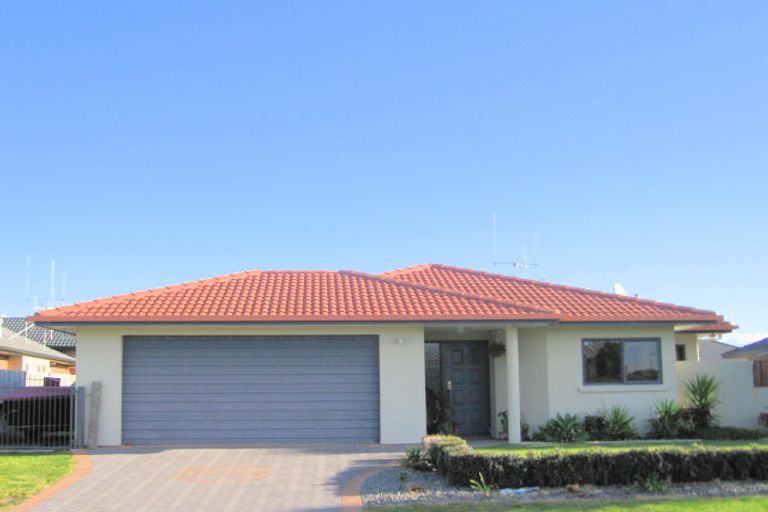 Photo of property in 46 Katerini Grove, Papamoa Beach, Papamoa, 3118