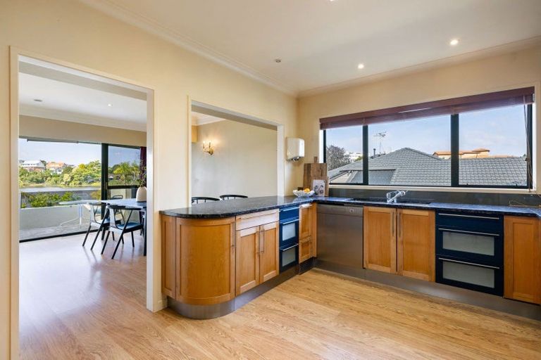 Photo of property in 76 Lake Crescent, Hamilton Lake, Hamilton, 3204