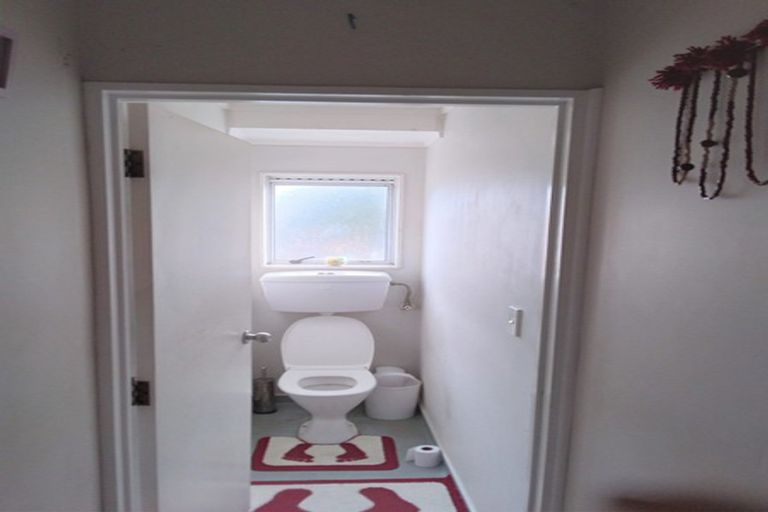 Photo of property in 49 Dungarvon Place, Clendon Park, Auckland, 2103