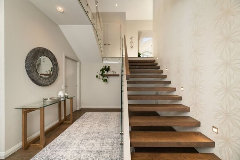 Photo of property in 114 Oceanbeach Road, Mount Maunganui, 3116