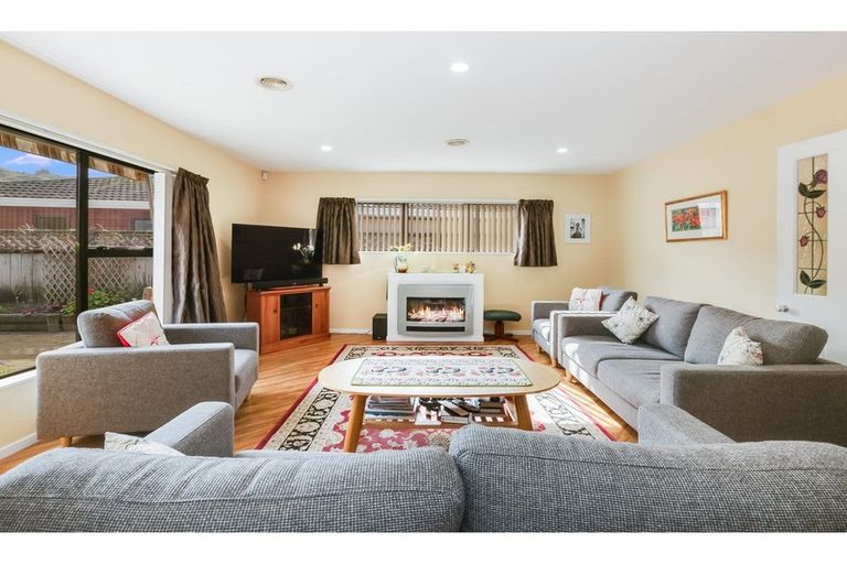 Photo of property in 9 Clearwater Terrace, Brown Owl, Upper Hutt, 5018