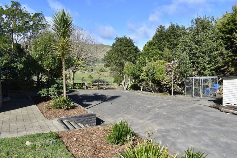 Photo of property in 98 Ringawhati Road, Otaki, 5583