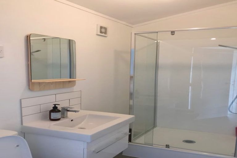 Photo of property in 1/48 Titirangi Road, New Lynn, Auckland, 0600