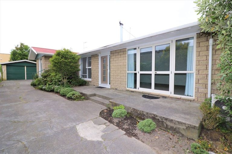 Photo of property in 4 Leeman Place, Redwood, Christchurch, 8051