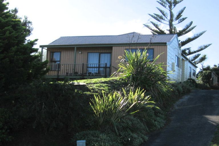 Photo of property in 3 Pine Ridge Terrace, Waikanae Beach, Waikanae, 5036