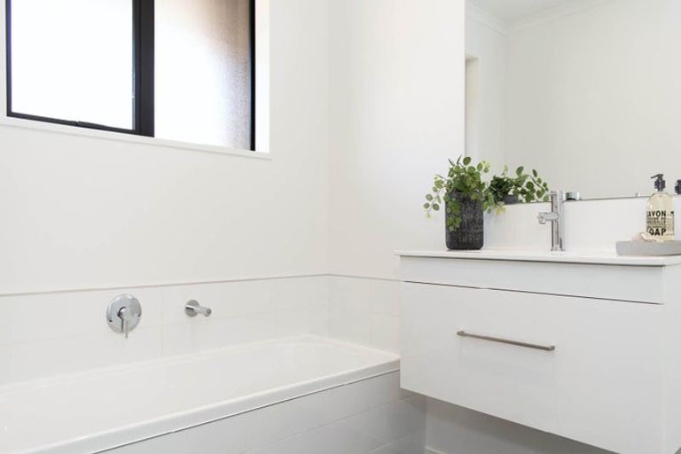 Photo of property in 1/89 Royal Road, Massey, Auckland, 0614