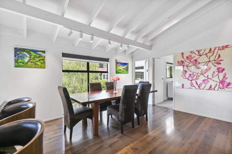 Photo of property in 2/24 Colonial Road, Birkenhead, Auckland, 0626