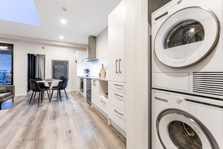 Photo of property in 305/2 Onepu Road, Kilbirnie, Wellington, 6022