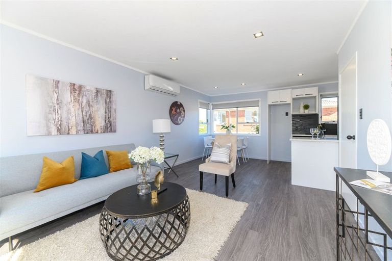 Photo of property in 3/38 Onepoto Road, Hauraki, Auckland, 0622