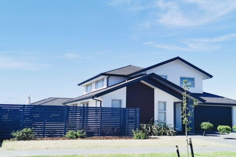 Photo of property in 19 Little Gem Road, Hornby, Christchurch, 8025