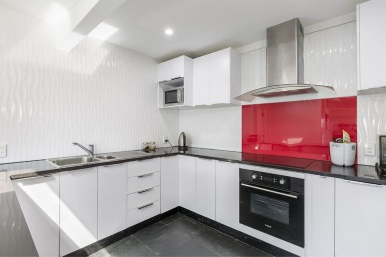 Photo of property in 2/1 Richmond Avenue, Northcote Point, Auckland, 0627