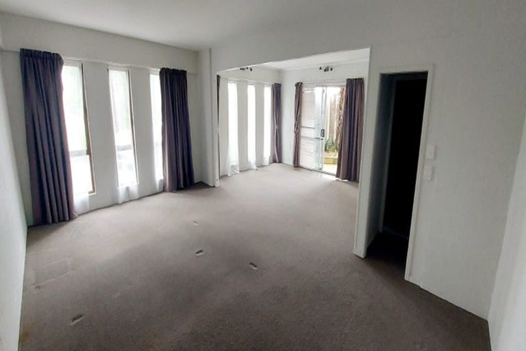 Photo of property in 54 Makora Road, Massey, Auckland, 0614