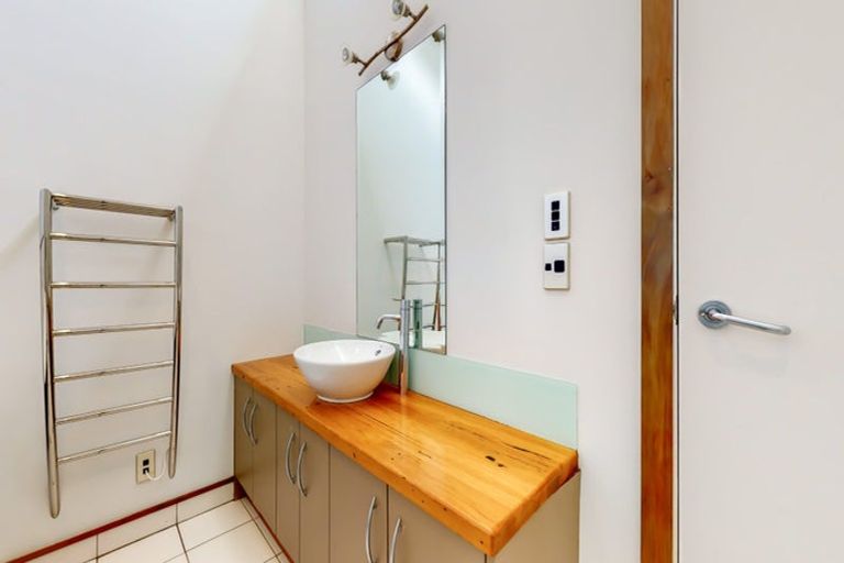 Photo of property in 233 Ohiro Road, Brooklyn, Wellington, 6021