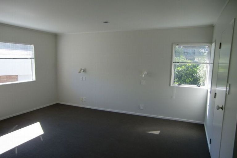 Photo of property in 2/15 Mandica Place, Sunnynook, Auckland, 0632