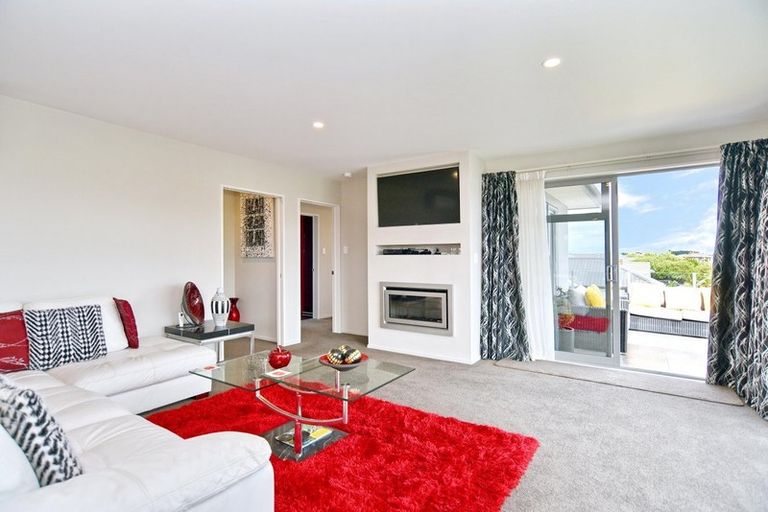 Photo of property in 100 Broadhaven Avenue, Parklands, Christchurch, 8083