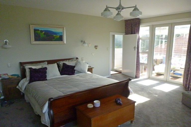 Photo of property in 11 Burma Road, Khandallah, Wellington, 6035