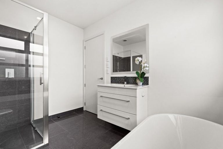 Photo of property in 8 Hikanui Drive, Havelock North, 4130