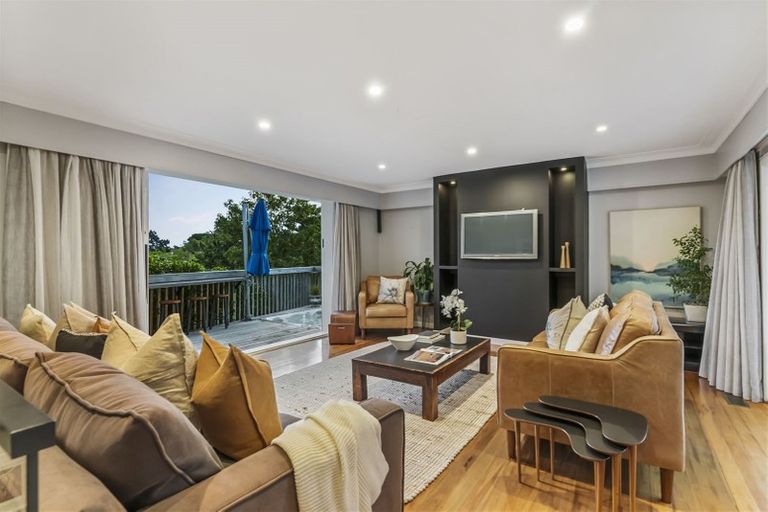 Photo of property in 66 Heathcote Road, Castor Bay, Auckland, 0620